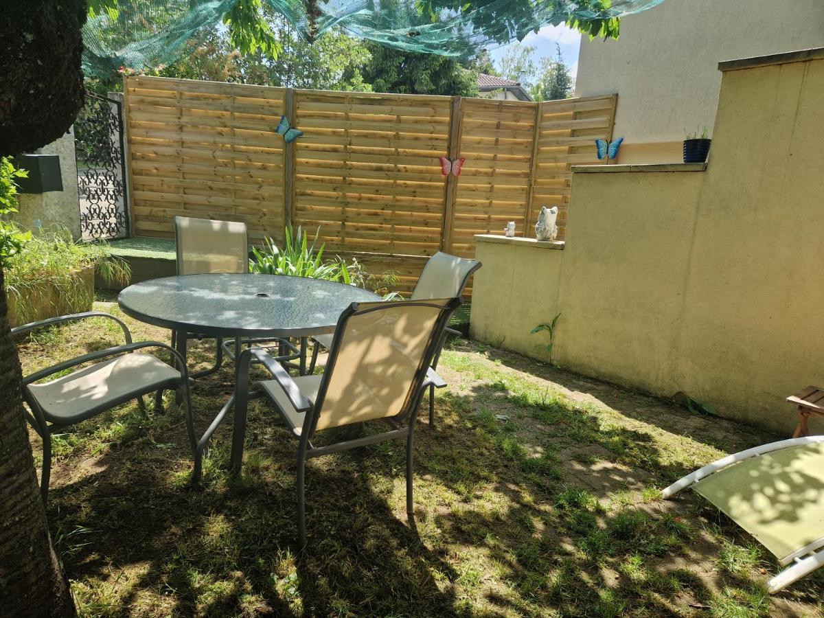 Appartement Independant Dans Maison Avec Jardinet, Au Calme Serezin-du-Rhone Exterior photo
